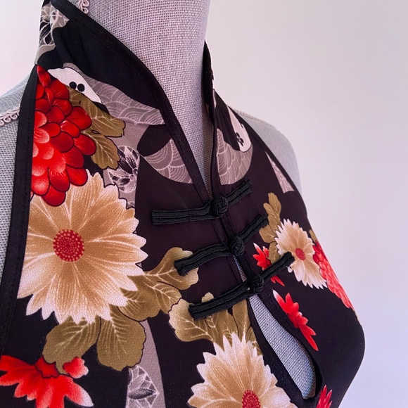 Beautiful Floral  Dress - Picture 2 of 10